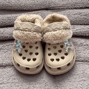 Kids Cozy Heart Clog - Cream Faux Fur